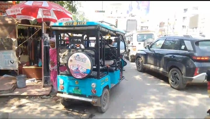 बिलासपुर में ई-रिक्शा व्यवस्था पर उठे सवाल, लाइसेंस और नाबालिग चालकों की जांच की मांग